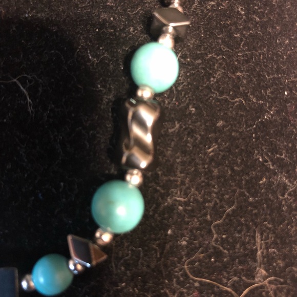 SOLD🤑SOLD🤑Turquoise and Hematite Necklace - Picture 4 of 6
